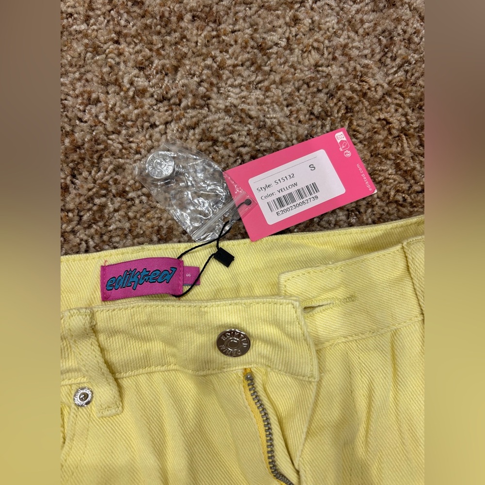 Yellow edikted pants with tags - Picture 2 of 2